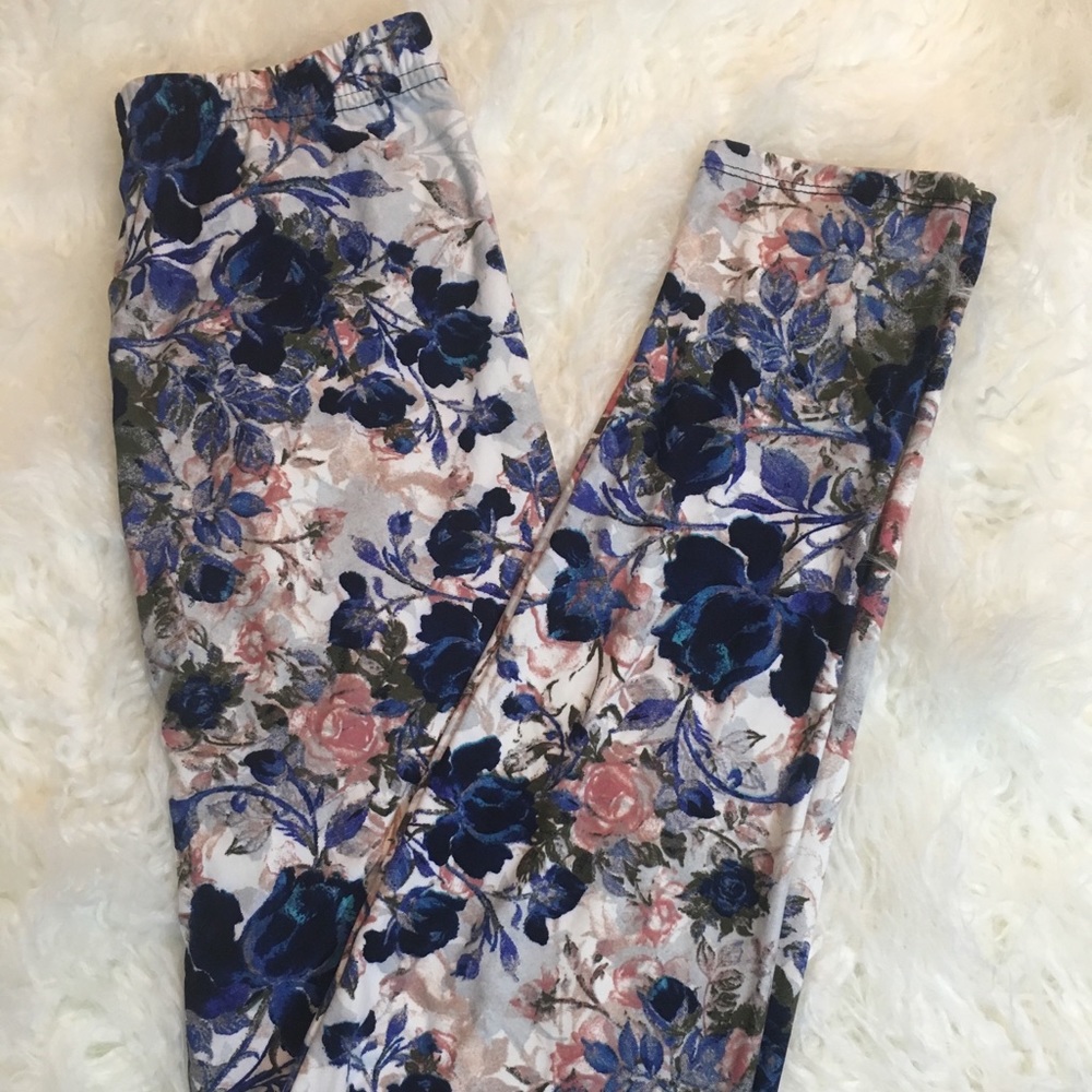 💥 1 left 💥 soft floral rose OS leggings